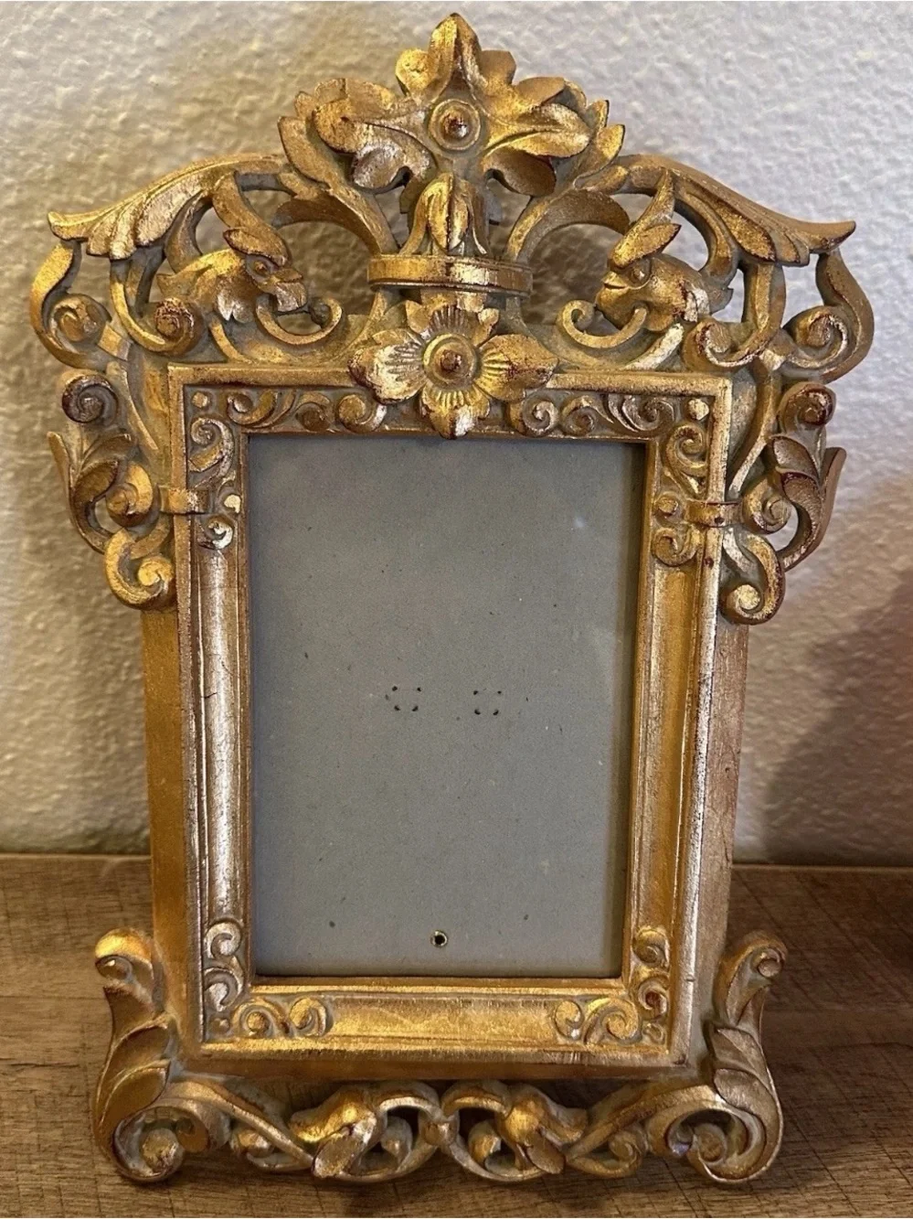 Antique-Style Gold Ornate Picture Frame
